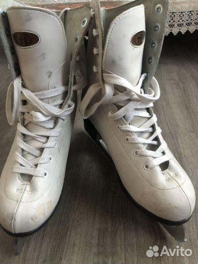 Коньки фигурные40р