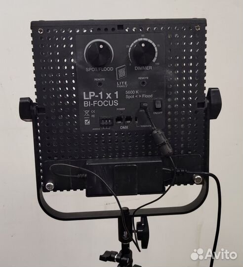 Светодиодная панель LitePanels LP-1x1 Bi-Focus