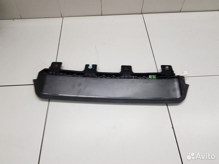 Дополнительный стоп сигнал (Genesis G80 I)