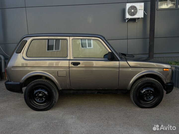 LADA 4x4 (Нива) 1.7 МТ, 2015, 150 000 км