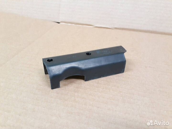 Кронштейн датчика удара L VW Touareg 1 7L BPE