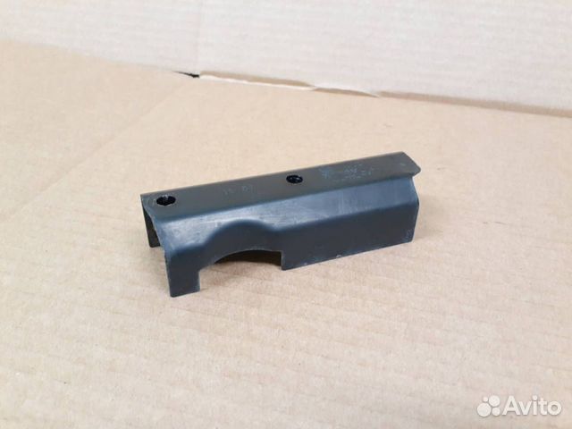 Кронштейн датчика удара L VW Touareg 1 7L BPE