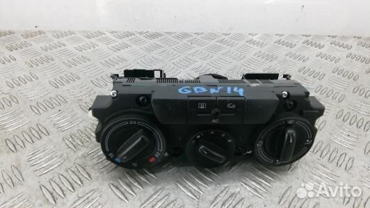 Блок управления печки и климат-контроля skoda octa