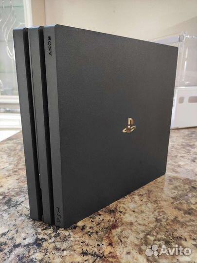 Sony PS4 pro 1tb + 3 игры