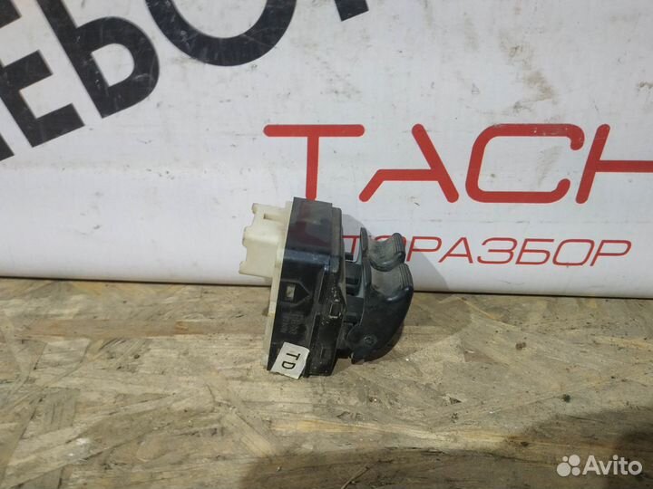 Кнопка стеклоподъемника Chevrolet Aveo t250