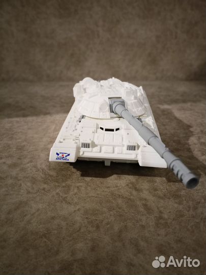 Игрушки для мальчика, машинка, танк