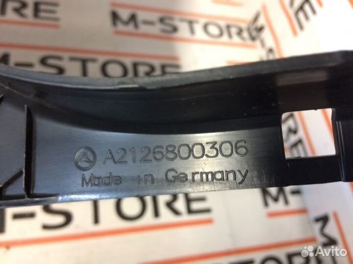 Обшивка салона передняя левая Mercedes-Benz