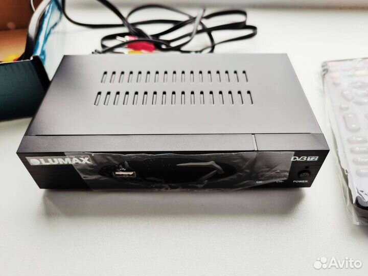 Цифровой тв приемник новый lumax dv3208hd
