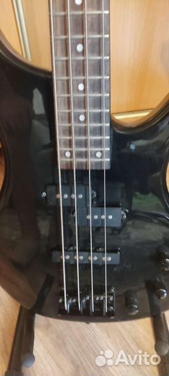 Бас гитара Caraya