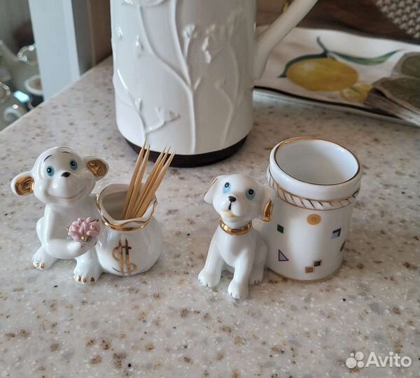 Фигурка из фарфора-подставка для зубочисток