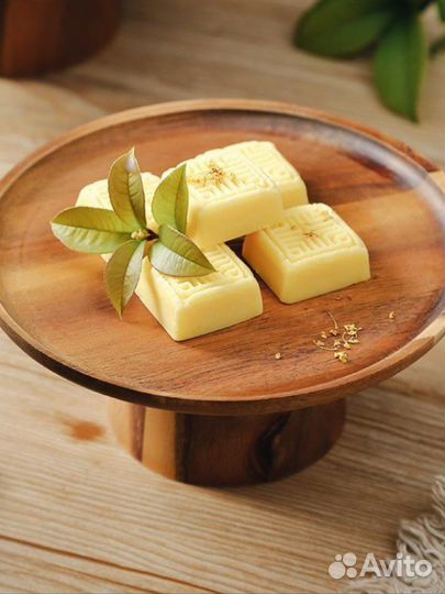 Тортовница, фруктовница из дерева акации