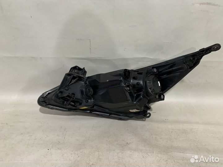 Hyundai Solaris 14- Фара правая