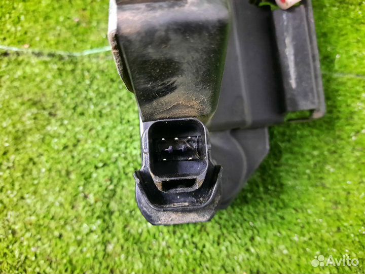 Замок двери передний правый Ssangyong Kyron DJ