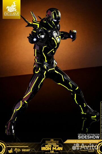 Neon Tech Iron Man 2.0 Sixth Scale Figure