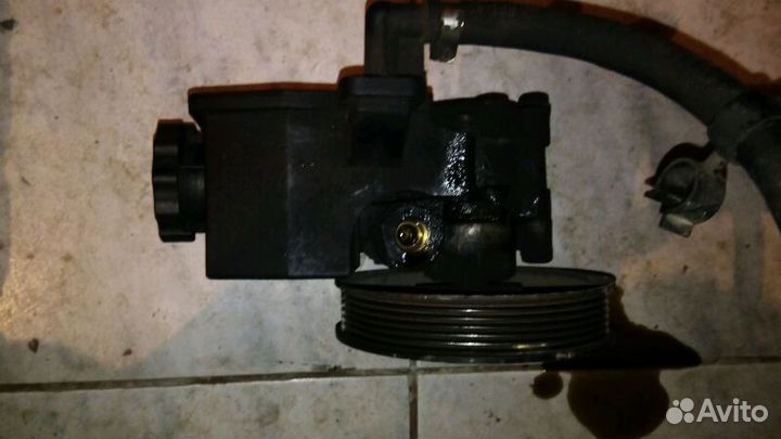 Мерседес Спринтер 2.9тд насос гур