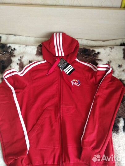 Костюм спортивный