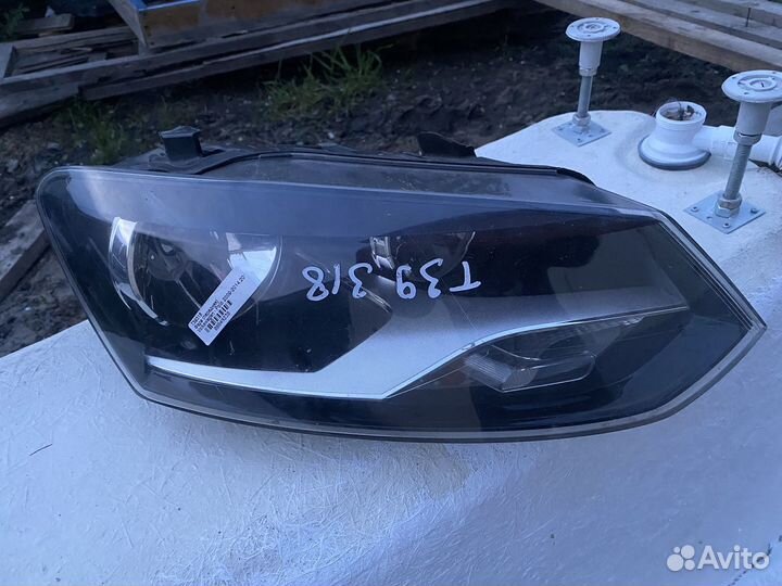 Фара передняя правая на volkswagen polo 5