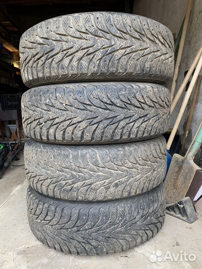 Yokohama IceGuard Stud IG65 215/65 R16 102T