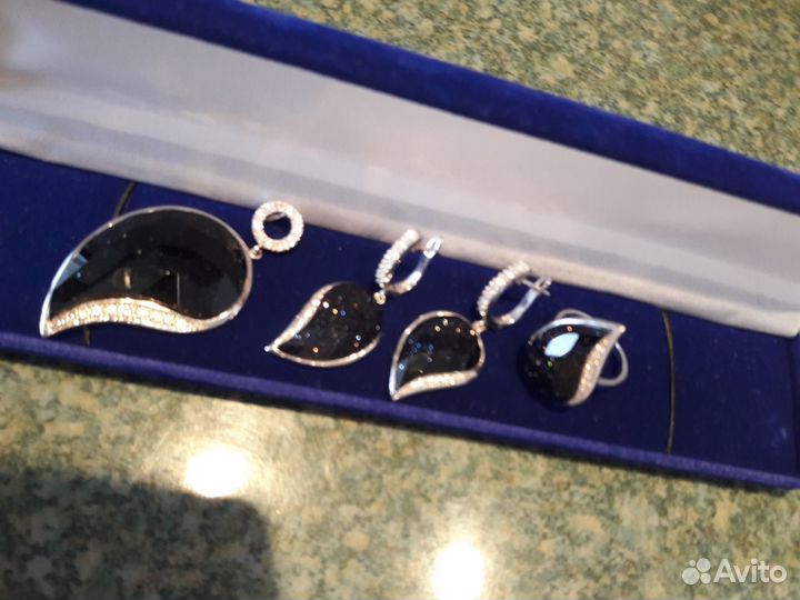 Серебрянный набор с камнем