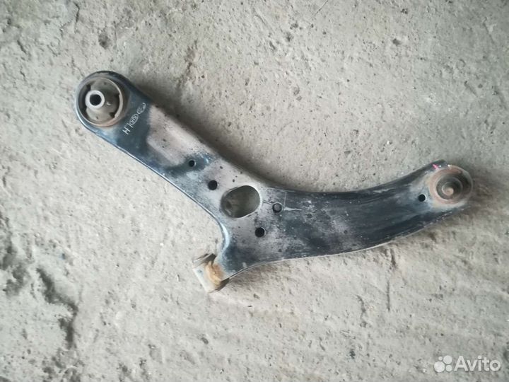 Рычаг левый Kia Rio 3, Hyundai Solaris