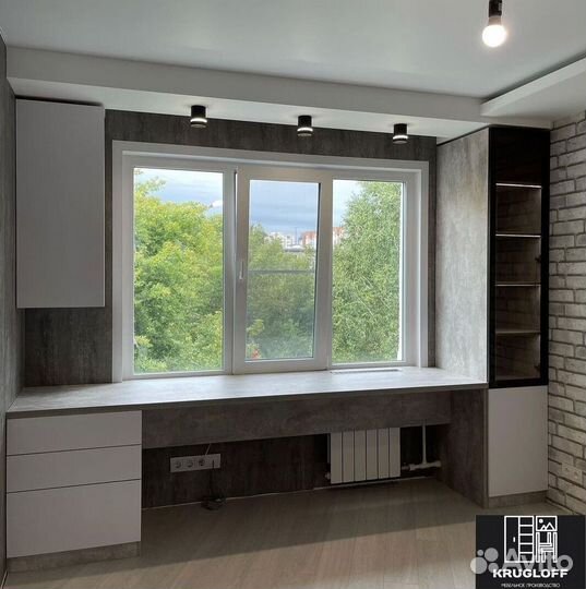 Рабочая зона со шкафом