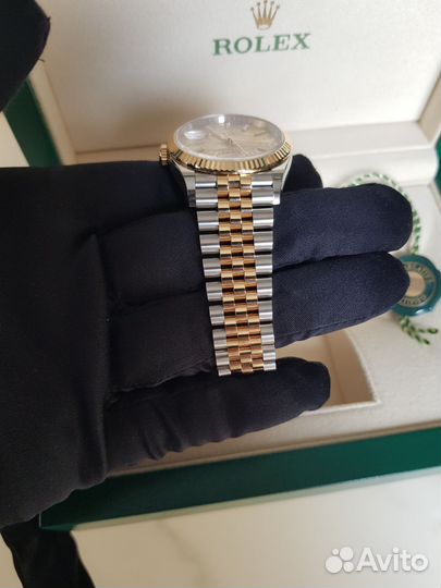 В Москве Rolex Datejust 36mm Palm 126233