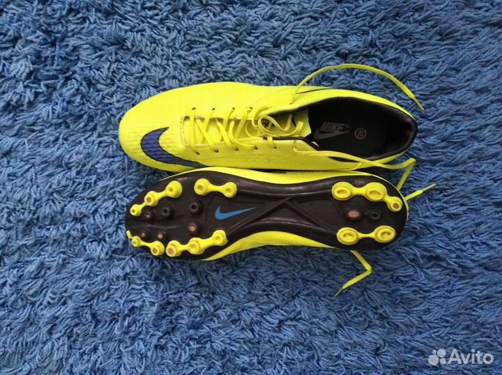 Футбольные бутсы nike
