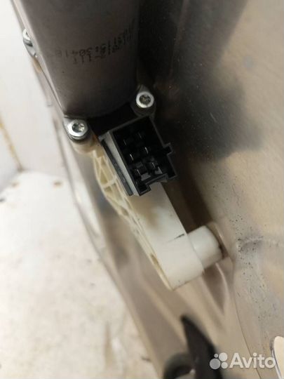 Стеклоподъемник электрический задний левый