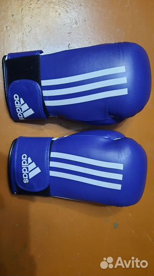 Боксерские перчатки 10 oz adidas