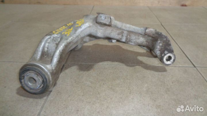 Кулак поворотный задний левый Honda Civic 4D