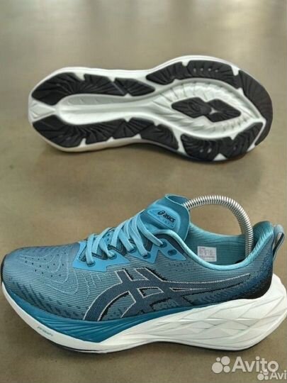 Кроссовки беговые Asics Novablast 4