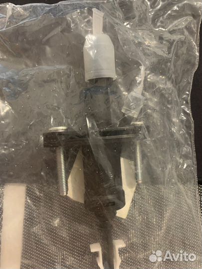 Цилиндр сцепления главный 55561915