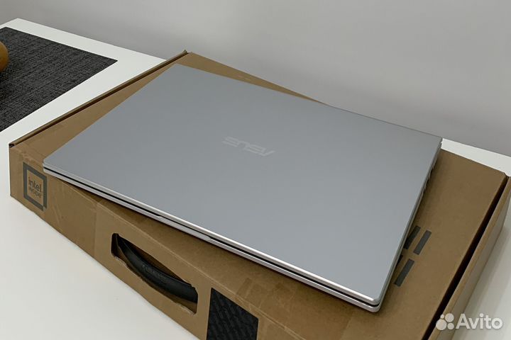 Свежий Asus Win 11, i3-1115g4, DDR4 8gb, SSD 256gb