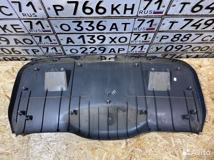 Обшивка крышки багажника Ford Focus универсал 1.8