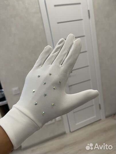 Перчатки для фигурного катания