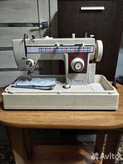 Швейная машина зингер