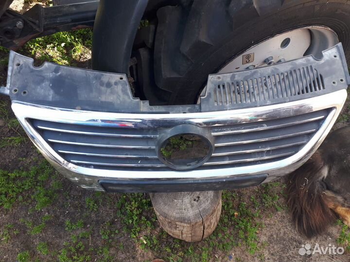 Решётка радиатора Volkswagen Passat B6 2006