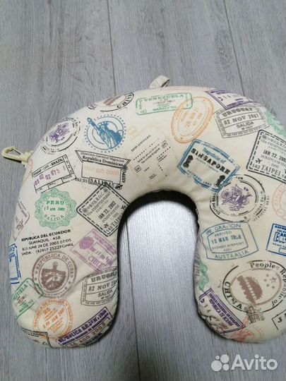 Подушка на шею с капюшоном в автобус самолет