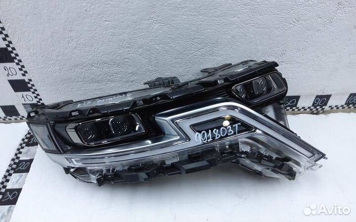 Фара правая Kia Carnival