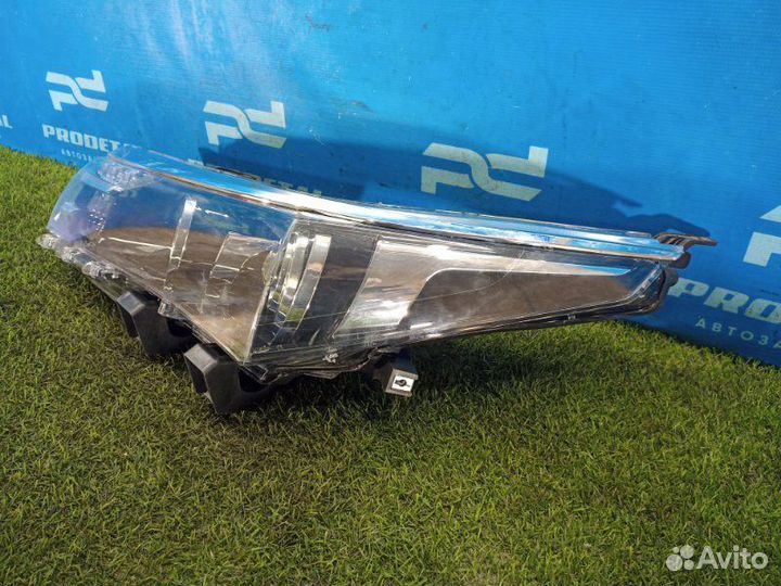 Фара левая Toyota Corolla E18