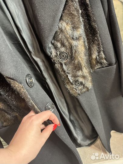 Пальто Zara с отделкой под норку М M 46
