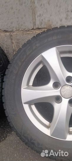 Bridgestone Ice Cruiser 7000 175/65 R14 82T