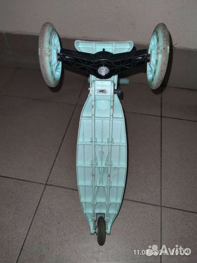 Самокат трехколесный