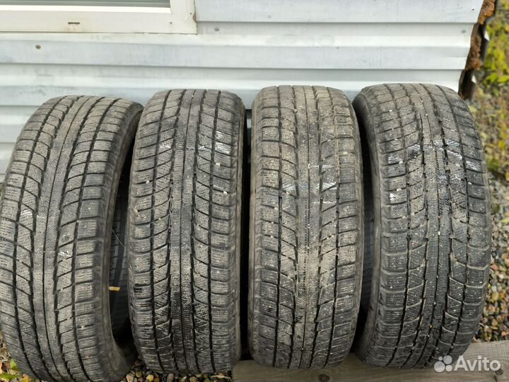 Triangle TR777 215/55 R17 33R