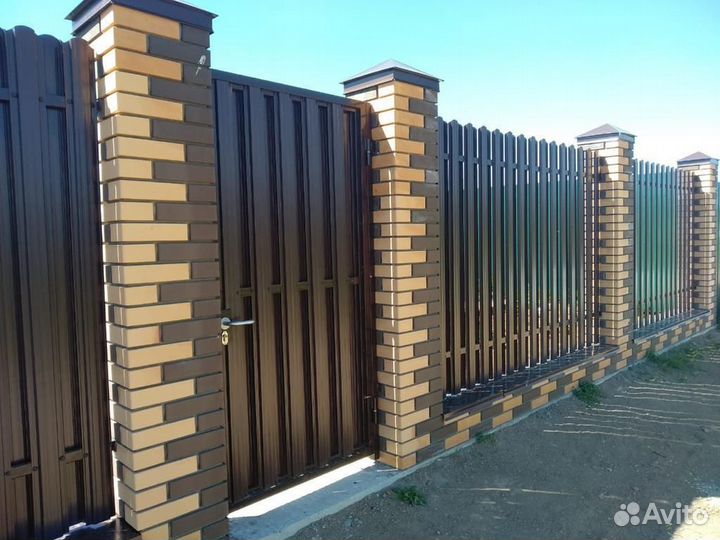 Установка забора из евроштакетника под ключ