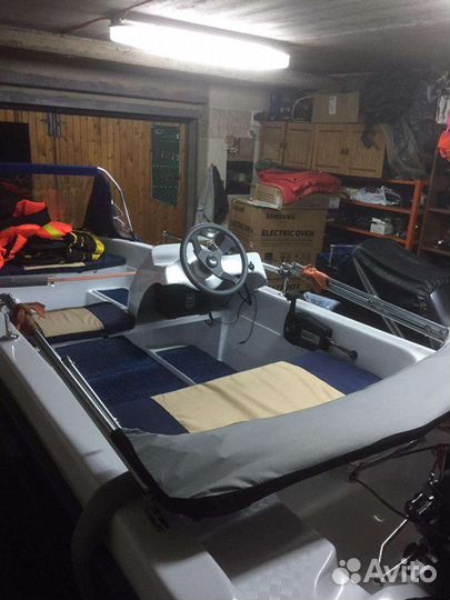 Аренда лодки с капитаном/2500 за час