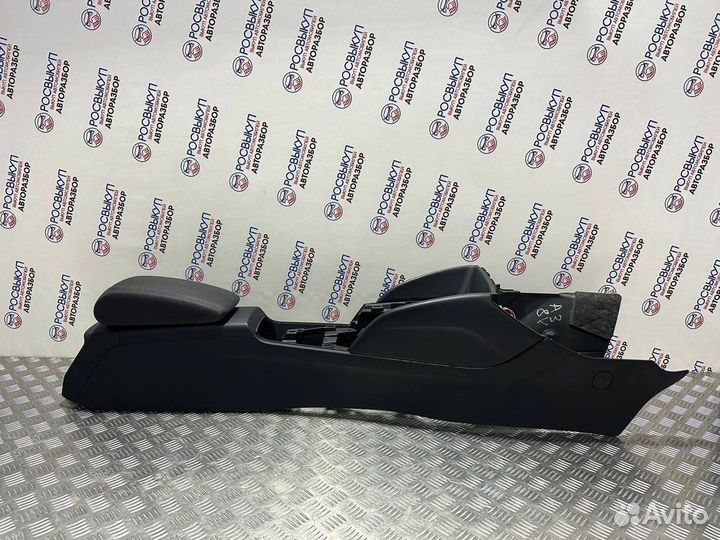 Подлокотник Audi A3 8V