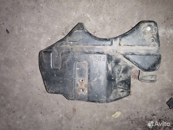 Резонатор воздушного фильтра mazda 626 GD