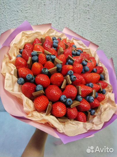 Клубничный букет