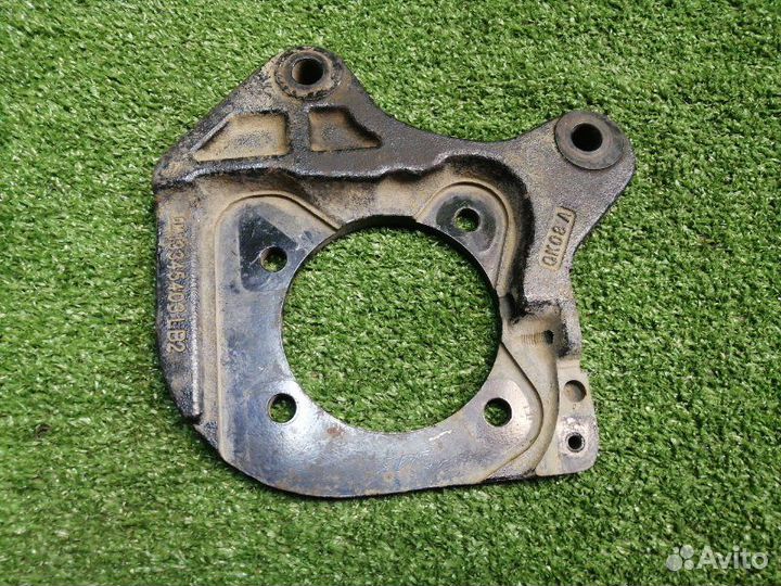 Скоба тормозного суппорта задняя левая Opel Astra